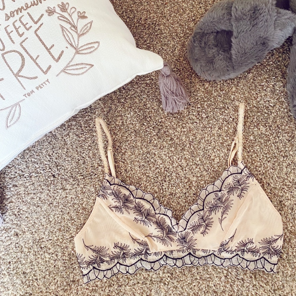 Out From Under Bralette size Small